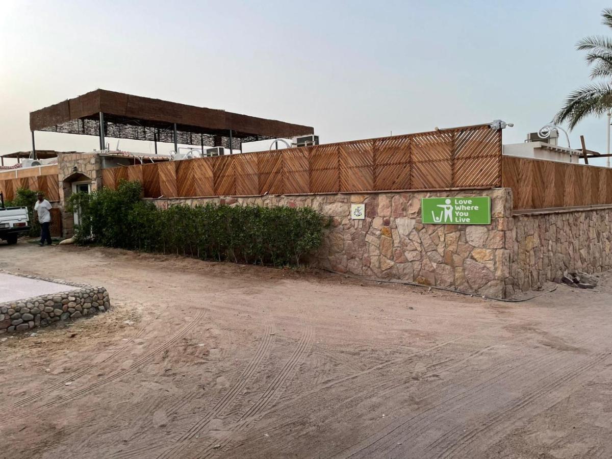 Serafy City Center Hostel And Pool For Foreigners Adults Only Hurghada Esterno foto