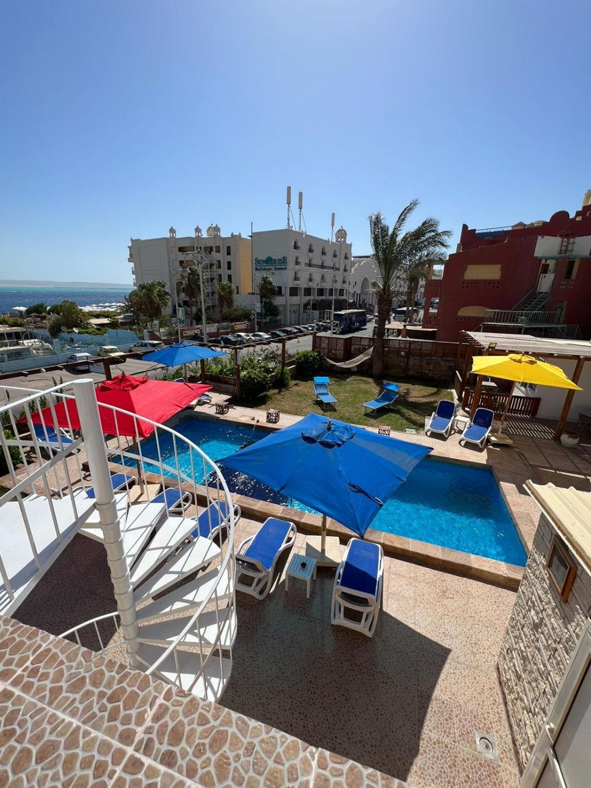 Serafy City Center Hostel And Pool For Foreigners Adults Only Hurghada Esterno foto