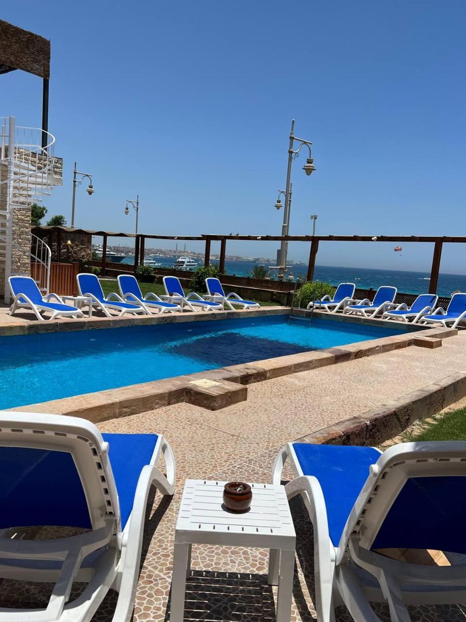 Serafy City Center Hostel And Pool For Foreigners Adults Only Hurghada Esterno foto