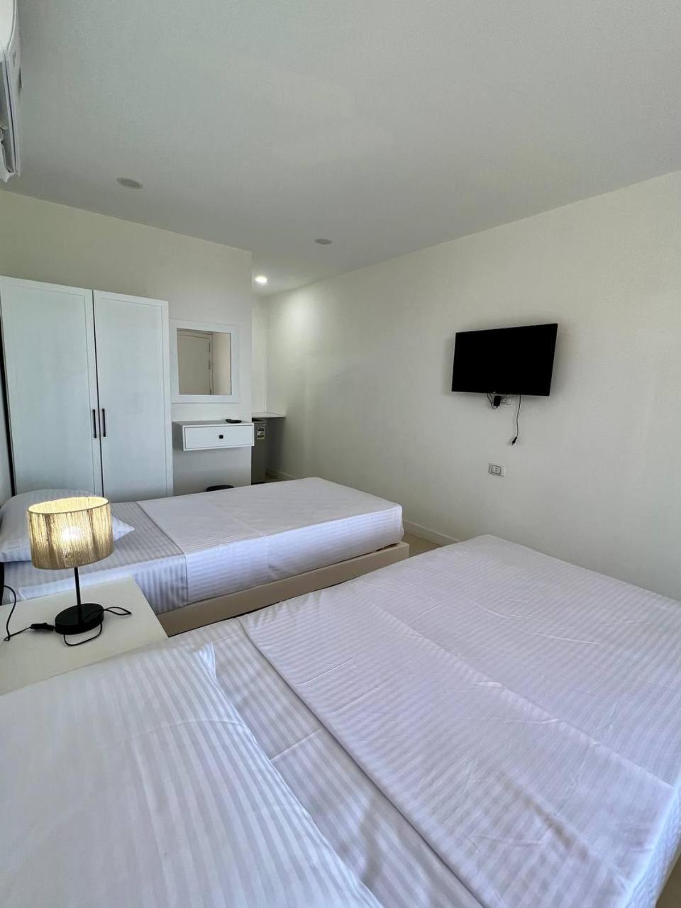 Serafy City Center Hostel And Pool For Foreigners Adults Only Hurghada Esterno foto