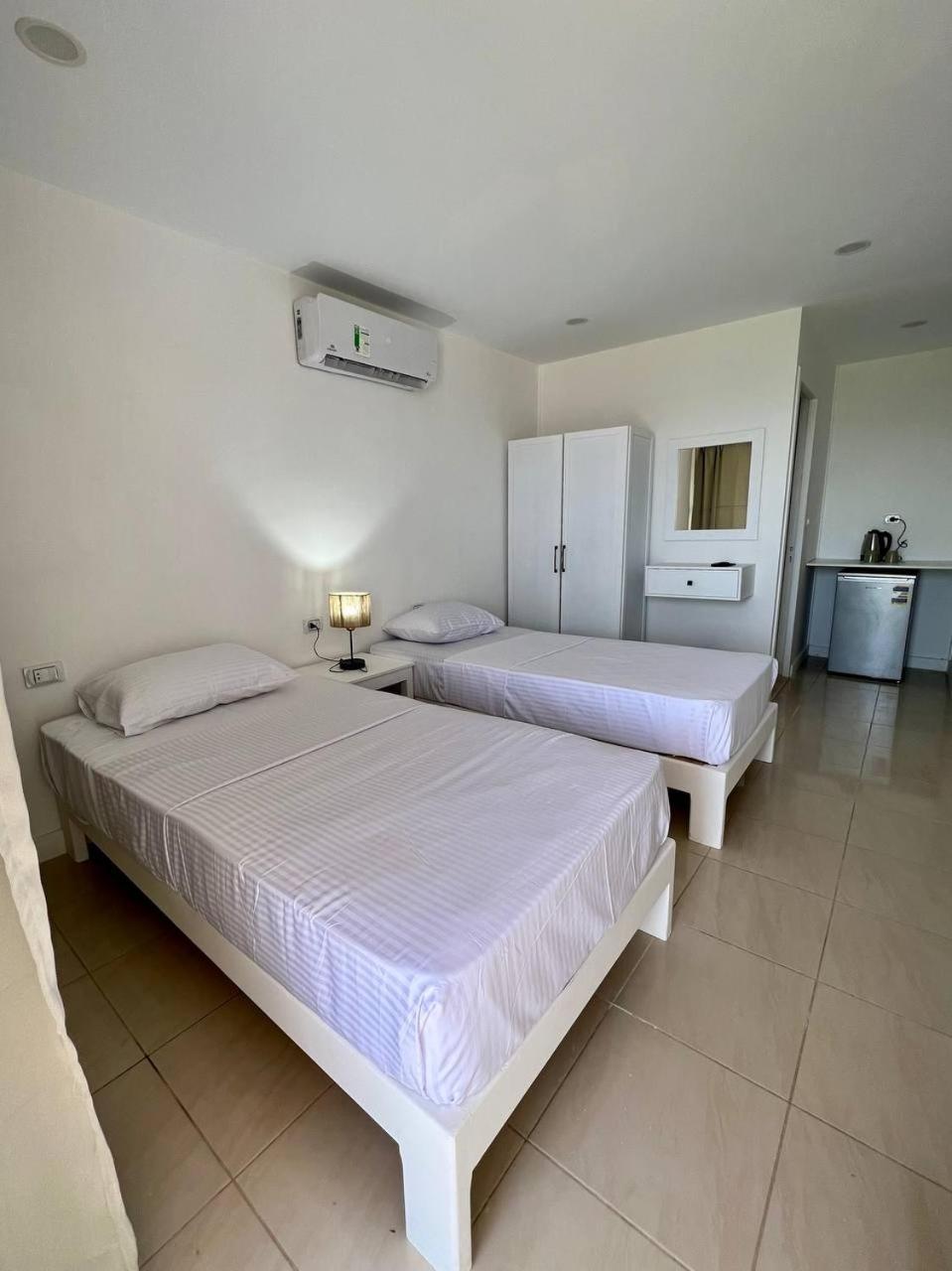 Serafy City Center Hostel And Pool For Foreigners Adults Only Hurghada Camera foto