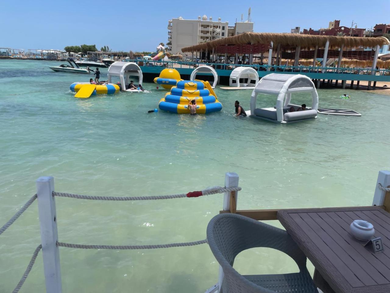 Serafy City Center Hostel And Pool For Foreigners Adults Only Hurghada Esterno foto