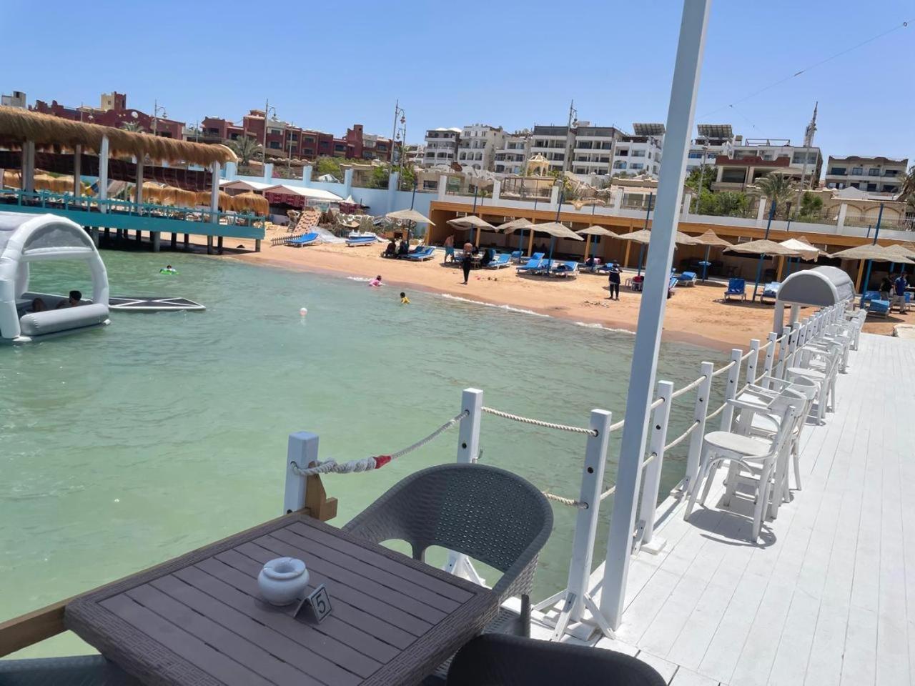 Serafy City Center Hostel And Pool For Foreigners Adults Only Hurghada Esterno foto